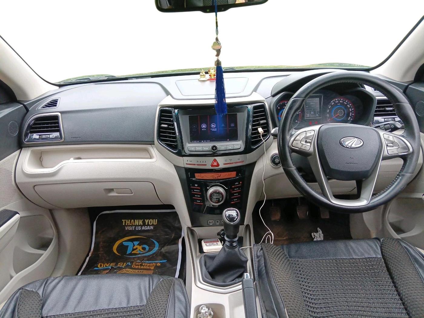 2019 Mahindra XUV300 W8 (O) 1.5 DIESEL, Diesel, Manual, 99,147 km, interior