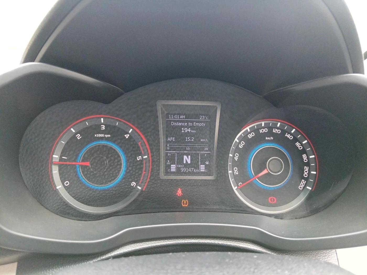 2019 Mahindra XUV300 W8 (O) 1.5 DIESEL, Diesel, Manual, 99,147 km, interior