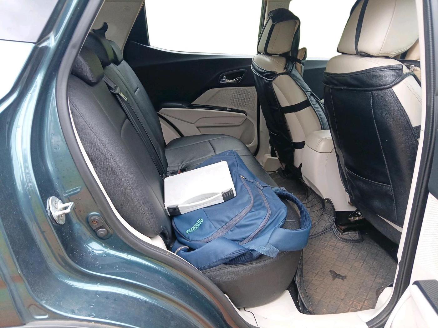 2019 Mahindra XUV300 W8 (O) 1.5 DIESEL, Diesel, Manual, 99,147 km, interior