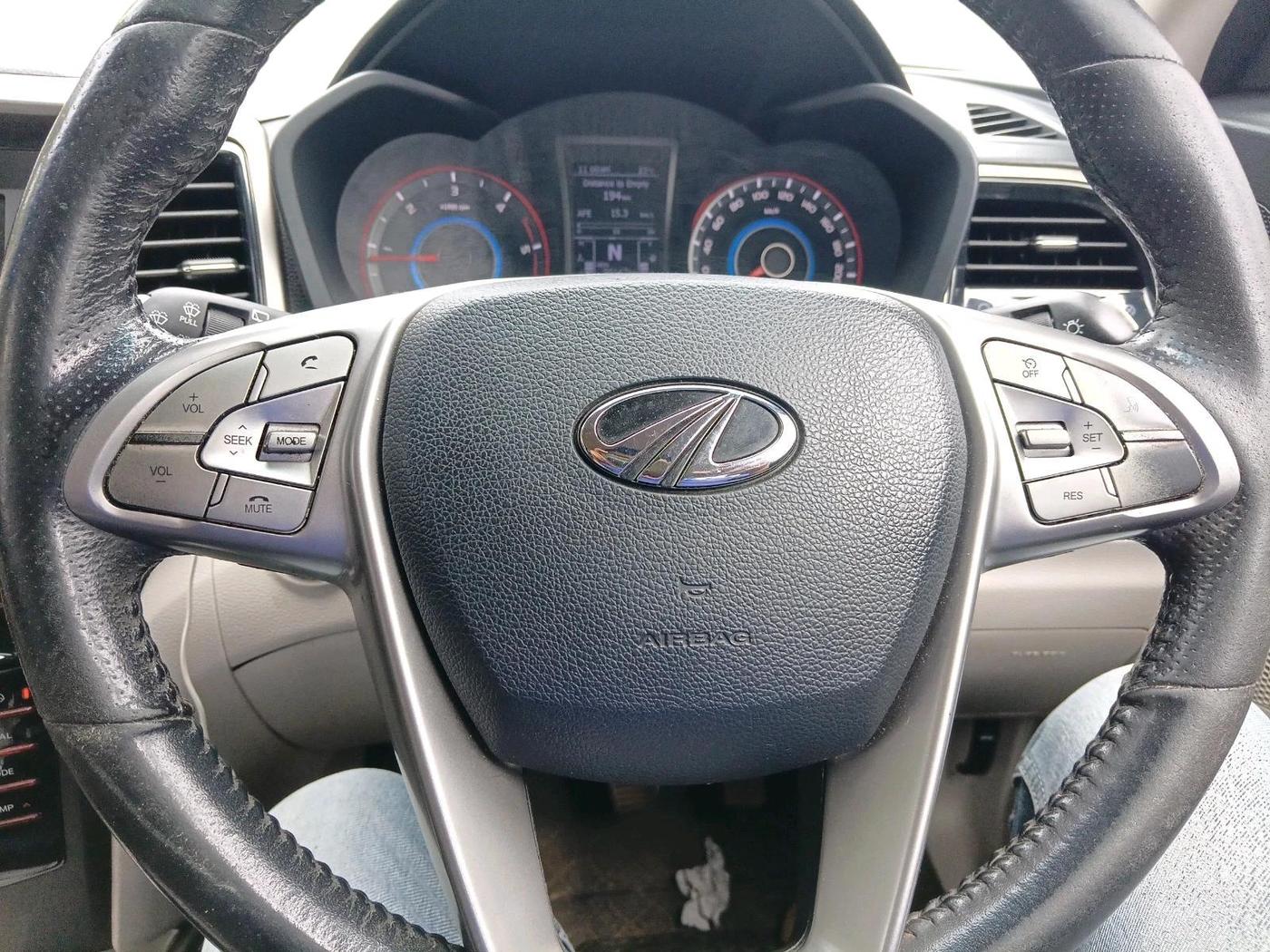 2019 Mahindra XUV300 W8 (O) 1.5 DIESEL, Diesel, Manual, 99,147 km, interior