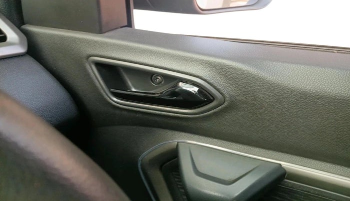 2022 Renault Kiger RXZ TURBO CVT DUAL TONE, Petrol, Automatic, 25,863 km, interior