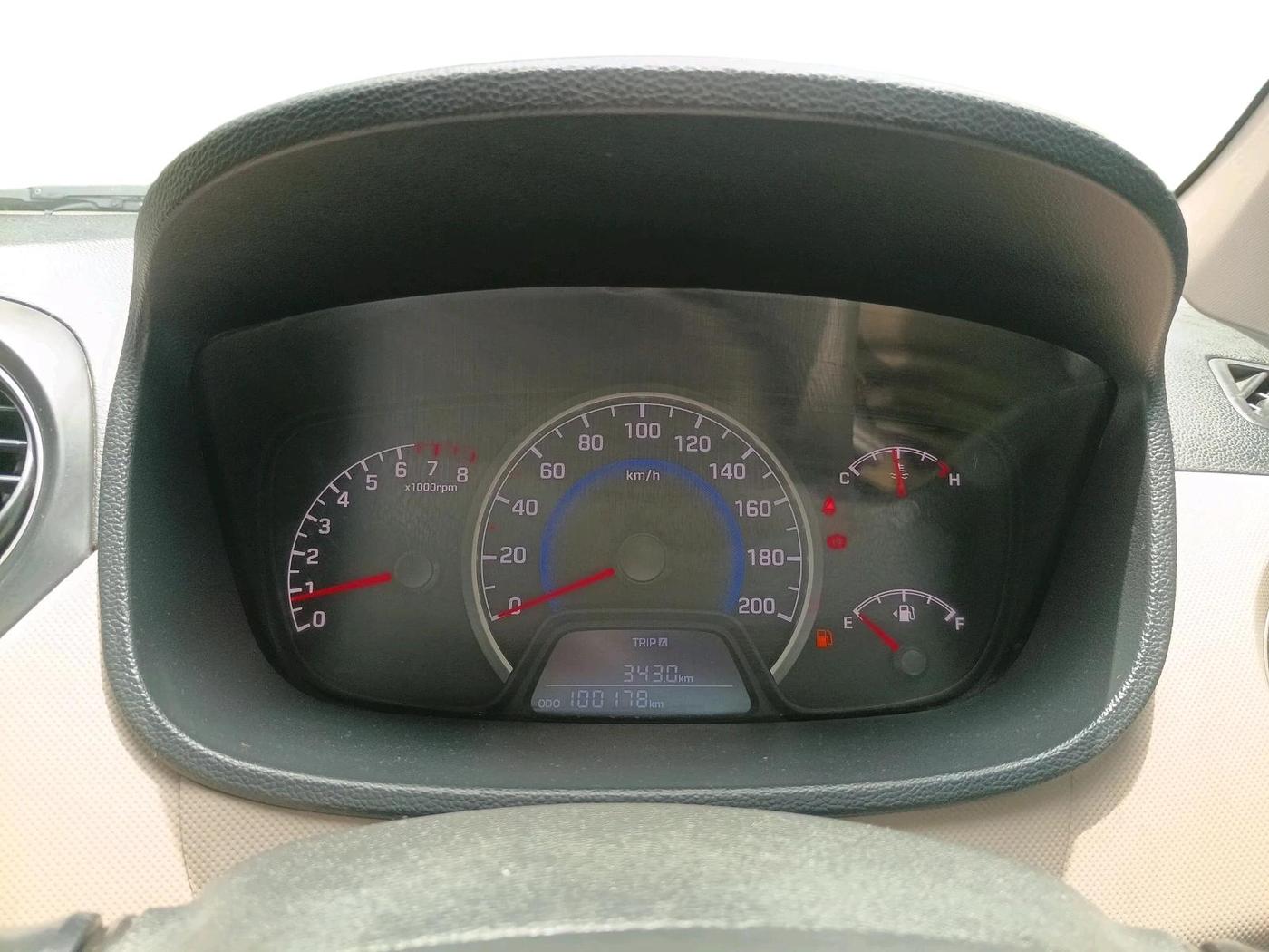 2018 Hyundai Grand i10 MAGNA 1.2 KAPPA VTVT, Petrol, Manual, 1,00,178 km, interior