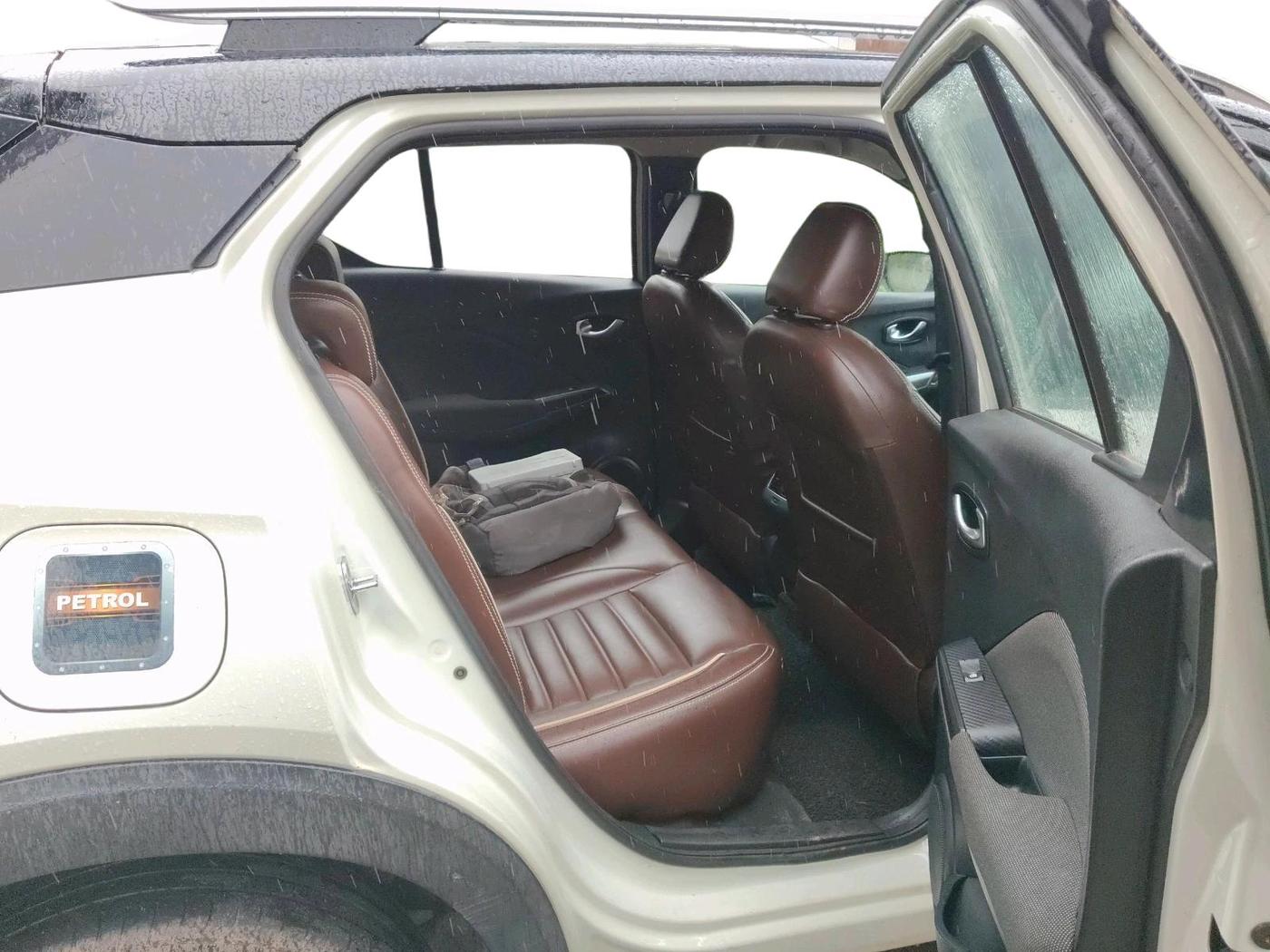 2019 Nissan Kicks XV 1.5, Petrol, Manual, 57,882 km, interior
