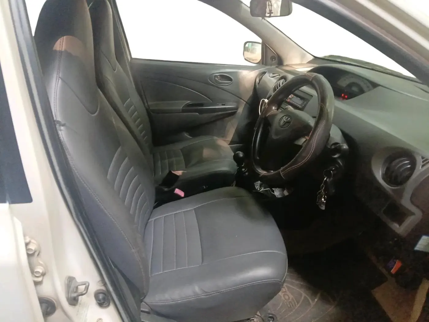 2012 Toyota Etios Liva GD, Diesel, Manual, 1,87,895 km, interior