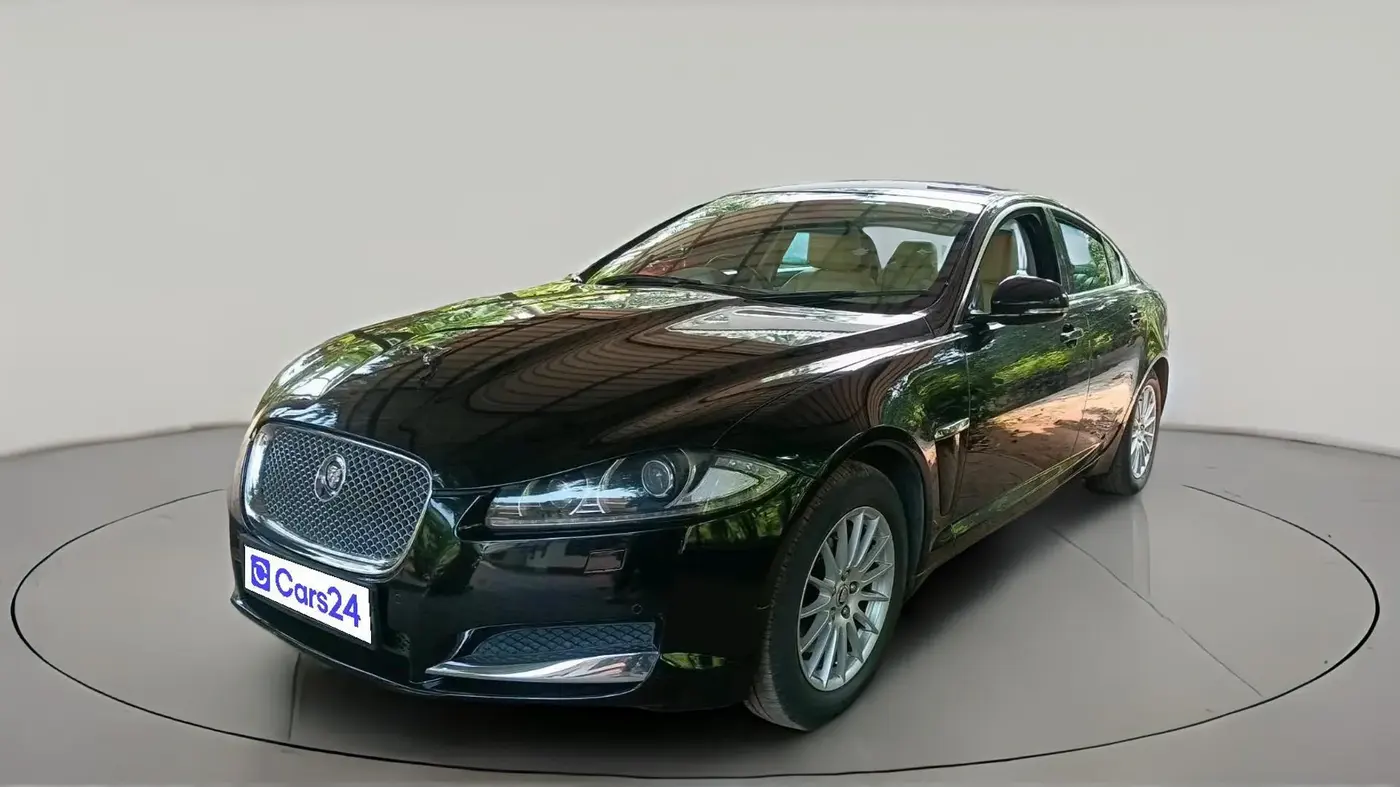 2013 Jaguar XF 2.2 DIESEL LUXURY, Diesel, Automatic, 1,18,473 km, exterior