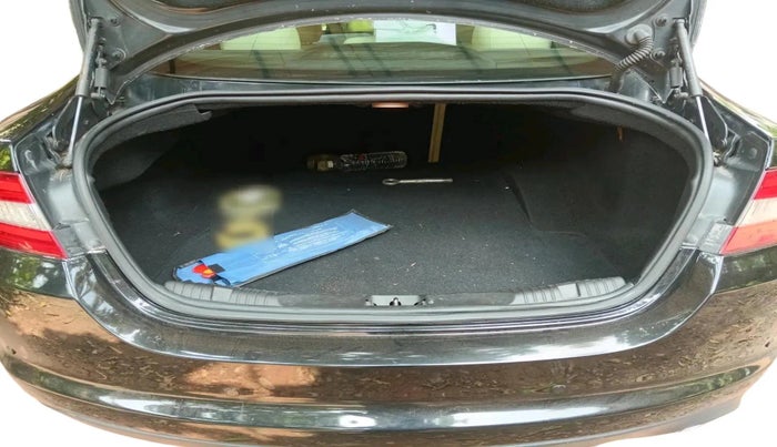 2013 Jaguar XF 2.2 DIESEL LUXURY, Diesel, Automatic, 1,18,473 km, exterior