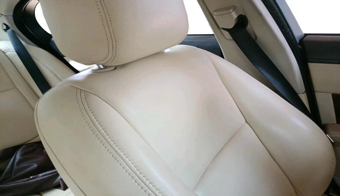 2013 Jaguar XF 2.2 DIESEL LUXURY, Diesel, Automatic, 1,18,473 km, interior