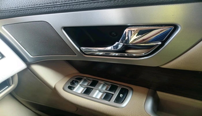 2013 Jaguar XF 2.2 DIESEL LUXURY, Diesel, Automatic, 1,18,473 km, interior