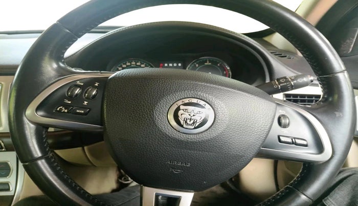 2013 Jaguar XF 2.2 DIESEL LUXURY, Diesel, Automatic, 1,18,473 km, interior