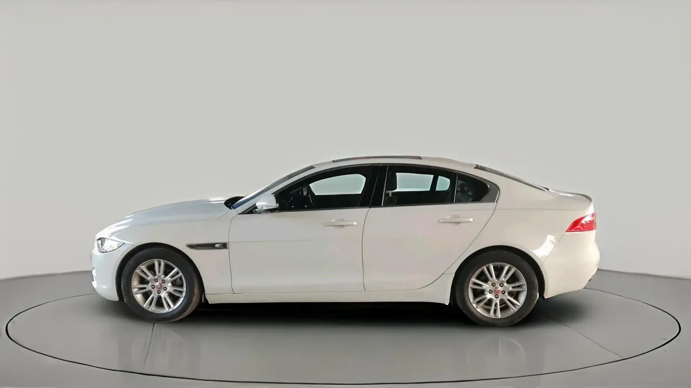 2018 Jaguar XE PORTFOLIO DIESEL, Diesel, Automatic, 1,27,434 km, exterior