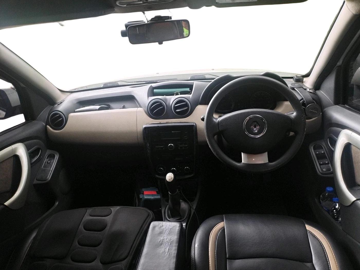 2013 Renault Duster 85 PS RXL DIESEL, Diesel, Manual, 2,07,022 km, interior