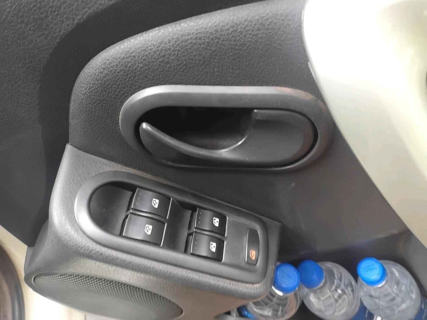 2013 Renault Duster 85 PS RXL DIESEL, Diesel, Manual, 2,07,022 km, interior