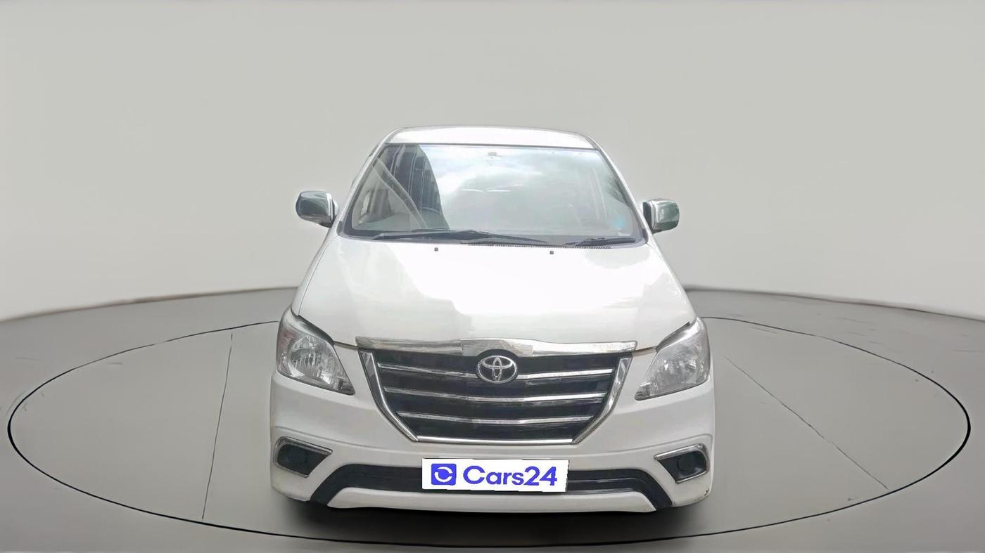 2015 Toyota Innova 2.5 GX 7 STR, Diesel, Manual, 2,06,261 km, exterior