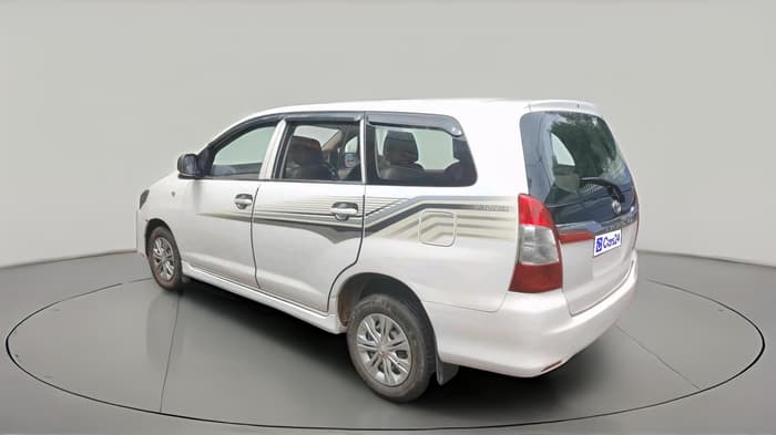 2015 Toyota Innova 2.5 GX 7 STR, Diesel, Manual, 2,06,261 km, exterior