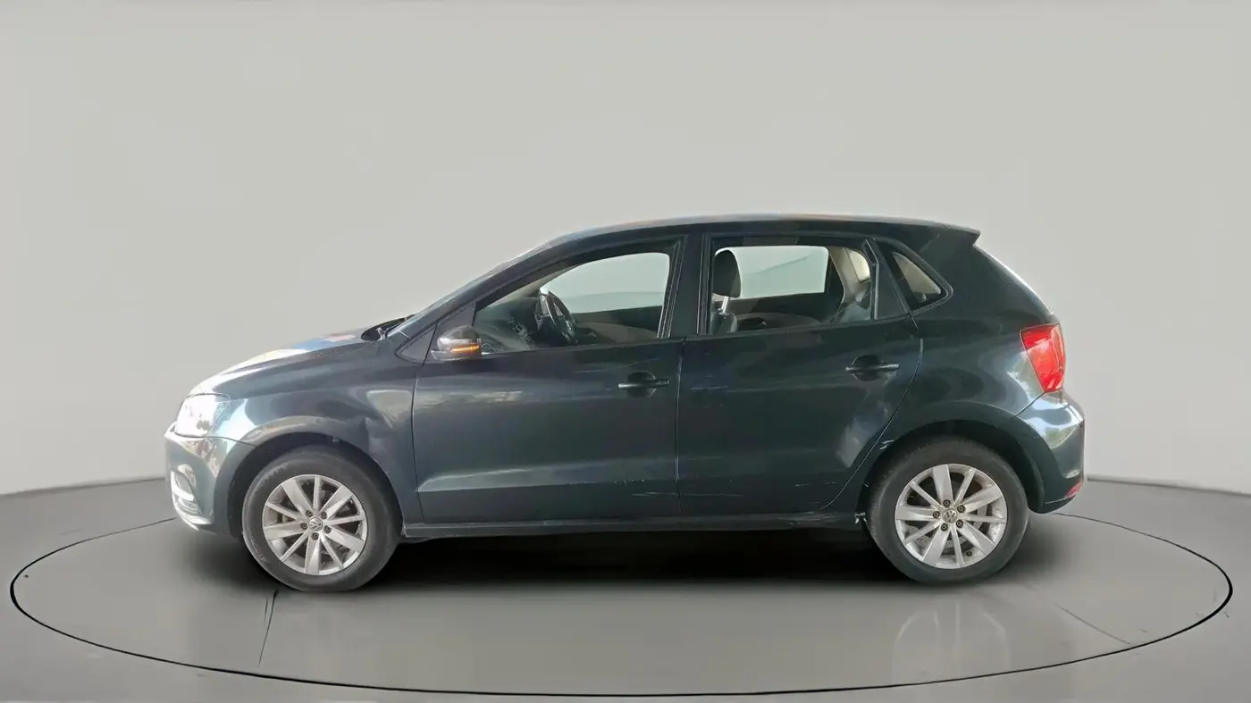 2017 Volkswagen Polo HIGHLINE1.2L, Petrol, Manual, 83,856 km, exterior