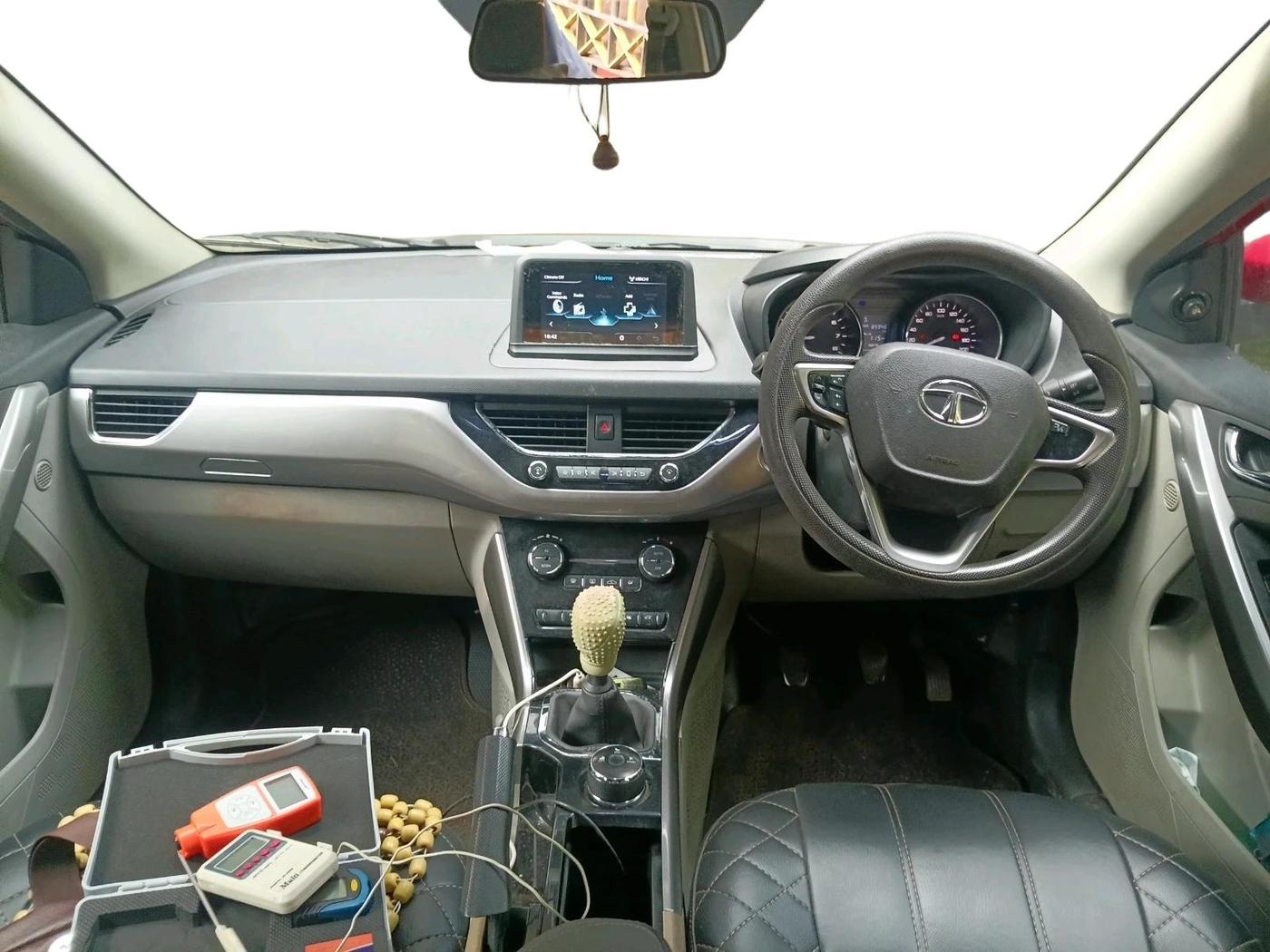 2017 Tata NEXON XZ PETROL, Petrol, Manual, 85,946 km, interior