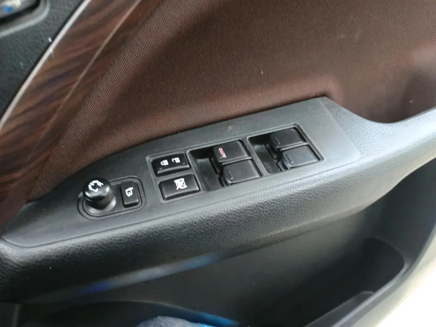 2023 Maruti BREZZA ZXI AT SMART HYBRID, Petrol, Automatic, 29,948 km, interior