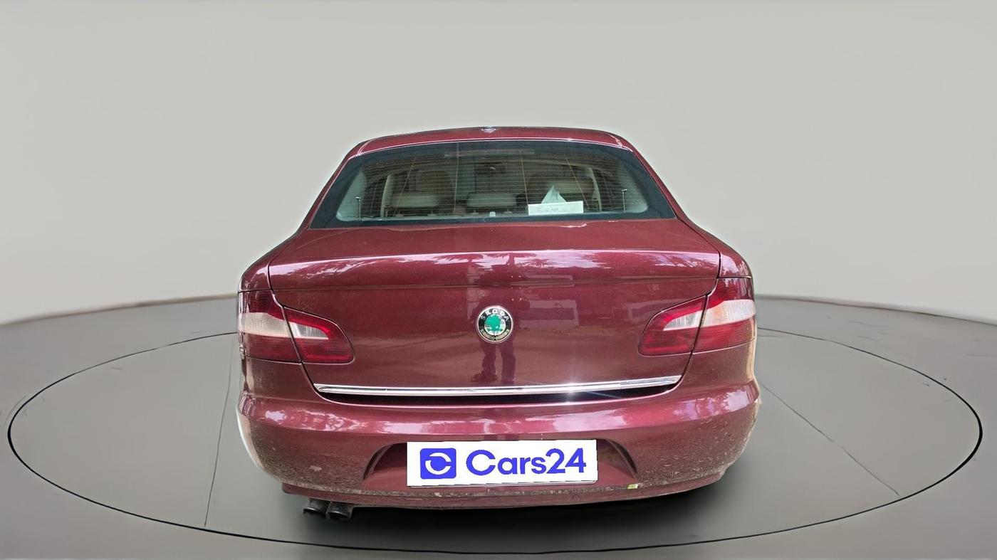 2011 Skoda Superb ELEGANCE 2.0 TDI CR AT, Diesel, Automatic, 1,04,954 km, exterior