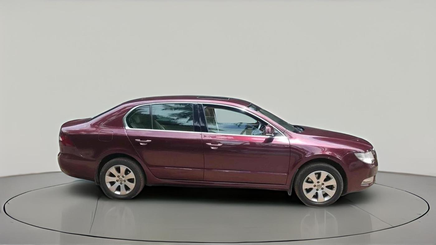 2011 Skoda Superb ELEGANCE 2.0 TDI CR AT, Diesel, Automatic, 1,04,954 km, exterior