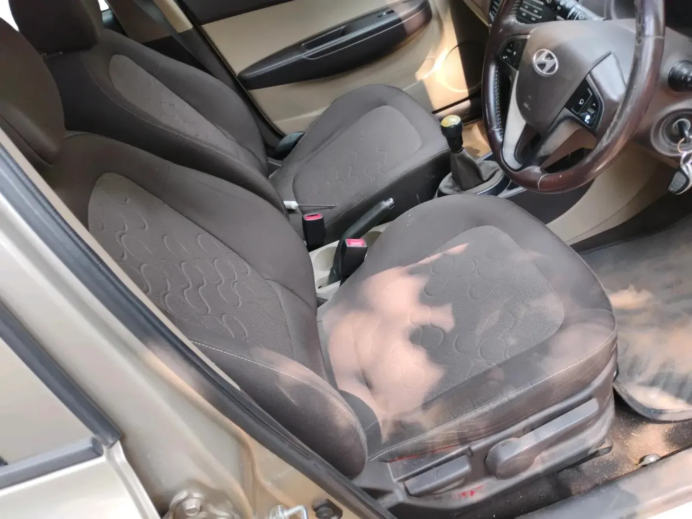 2010 Hyundai i20 ASTA 1.2, Petrol, Manual, 1,11,981 km, interior
