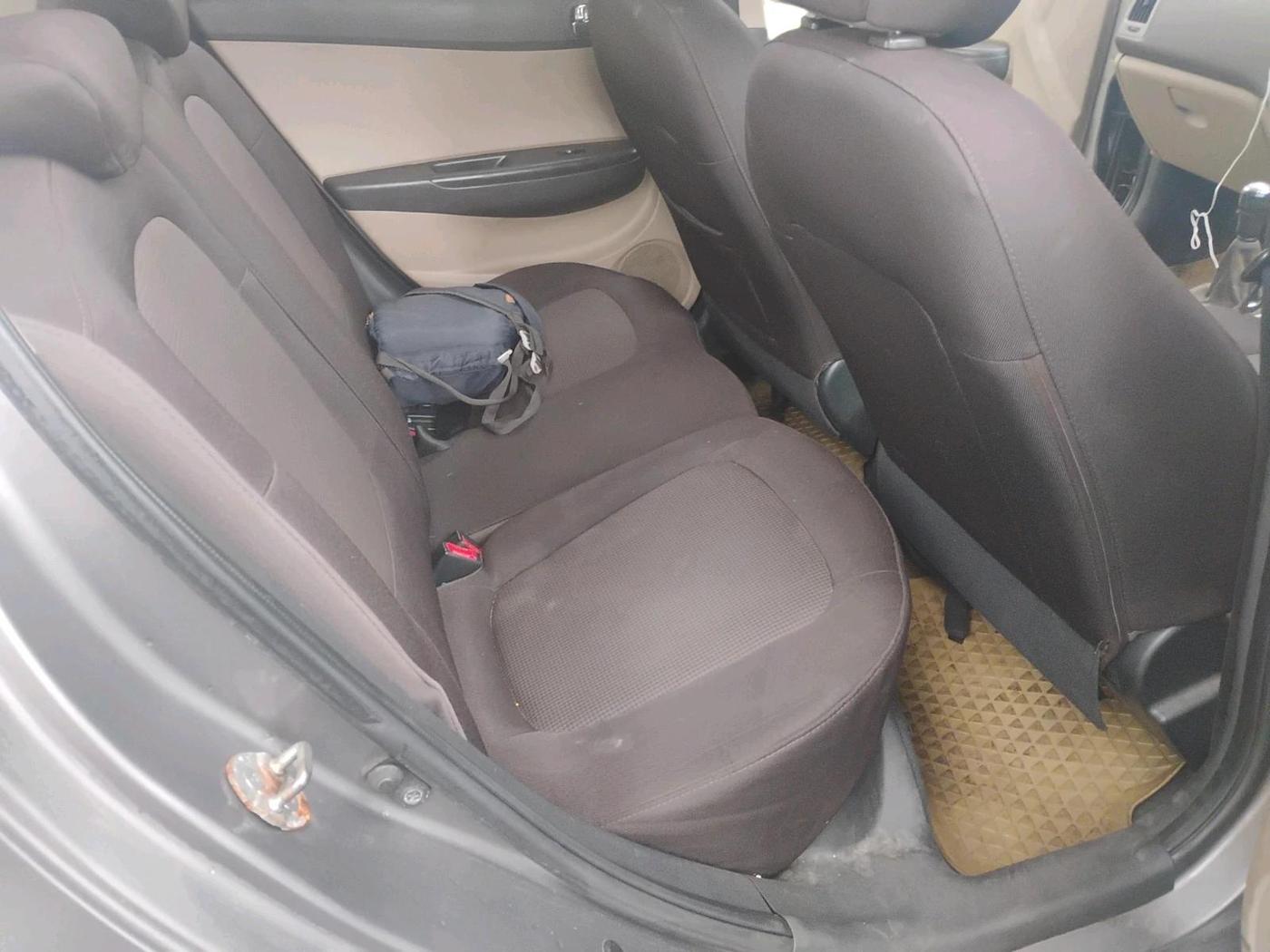 2012 Hyundai i20 SPORTZ 1.2, Petrol, Manual, 1,36,652 km, interior