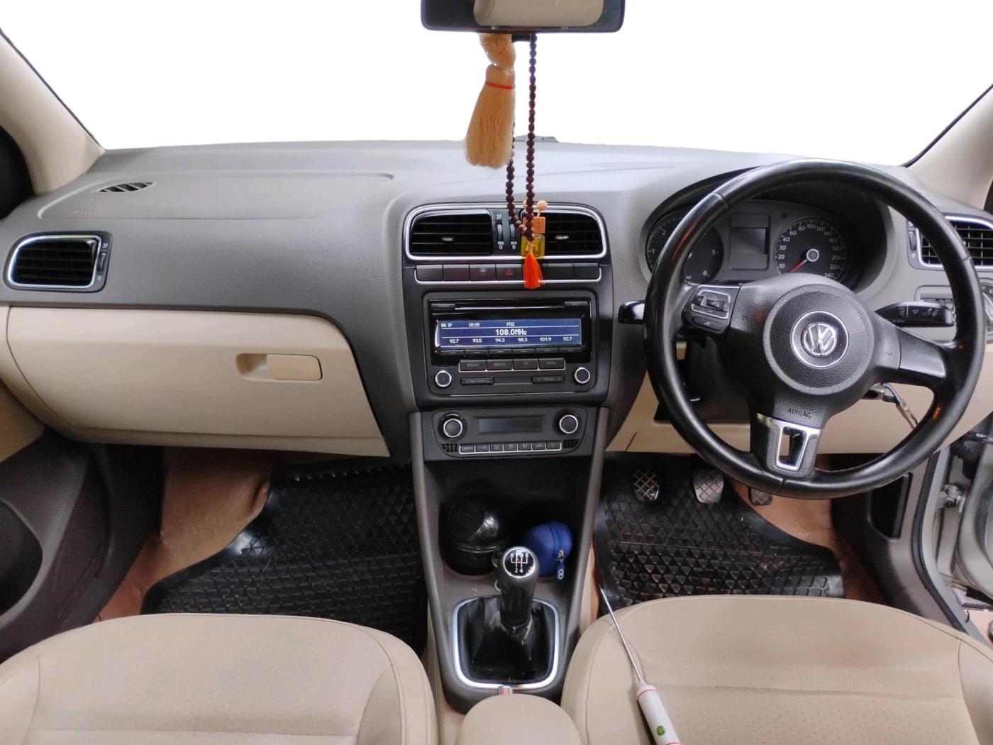 2012 Volkswagen Vento HIGHLINE DIESEL 1.6, Diesel, Manual, 1,54,755 km, interior