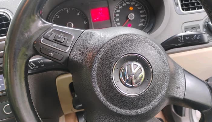 2012 Volkswagen Vento HIGHLINE DIESEL 1.6, Diesel, Manual, 1,54,755 km, interior