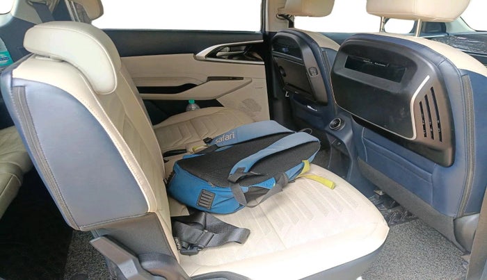 2023 KIA CARENS LUXURY PLUS 1.4 PETROL DCT 7 STR, Petrol, Automatic, 27,196 km, interior