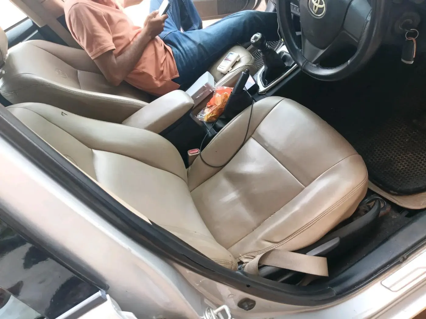 2014 Toyota Corolla Altis JS DIESEL, Diesel, Manual, 1,99,576 km, interior