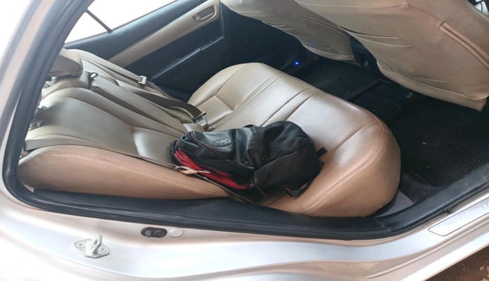 2014 Toyota Corolla Altis JS DIESEL, Diesel, Manual, 1,99,576 km, interior