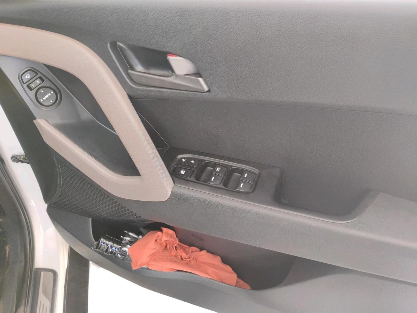 2017 Hyundai Creta SX PLUS AT 1.6 DIESEL, Diesel, Automatic, 1,00,369 km, interior