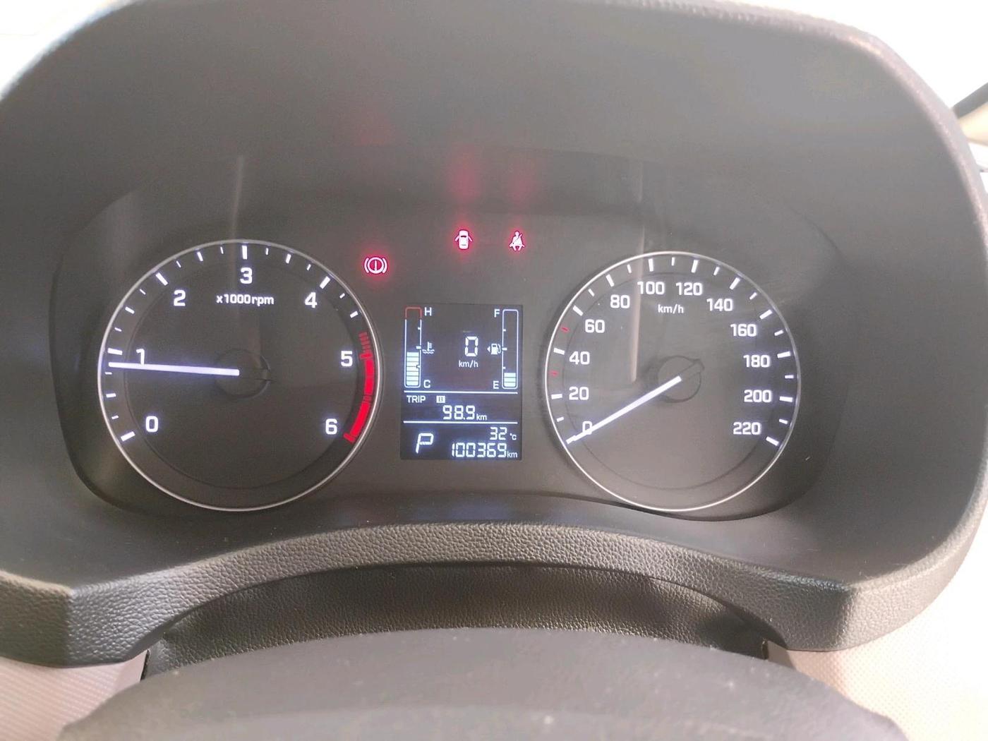 2017 Hyundai Creta SX PLUS AT 1.6 DIESEL, Diesel, Automatic, 1,00,369 km, interior