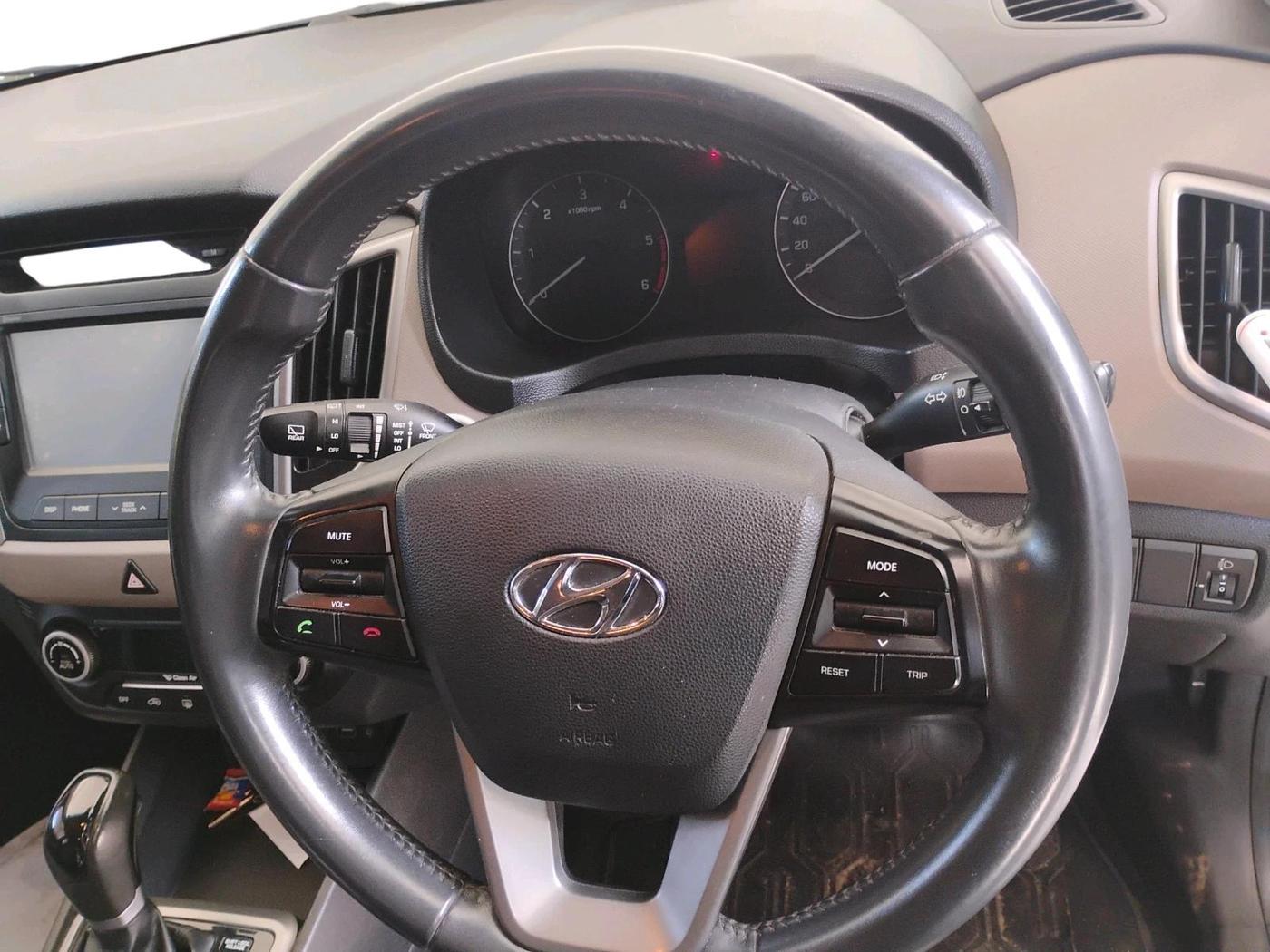 2017 Hyundai Creta SX PLUS AT 1.6 DIESEL, Diesel, Automatic, 1,00,369 km, interior