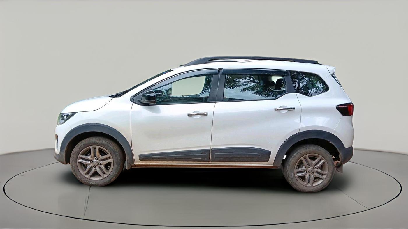 2023 Renault TRIBER RXZ, Petrol, Manual, 30,864 km, exterior