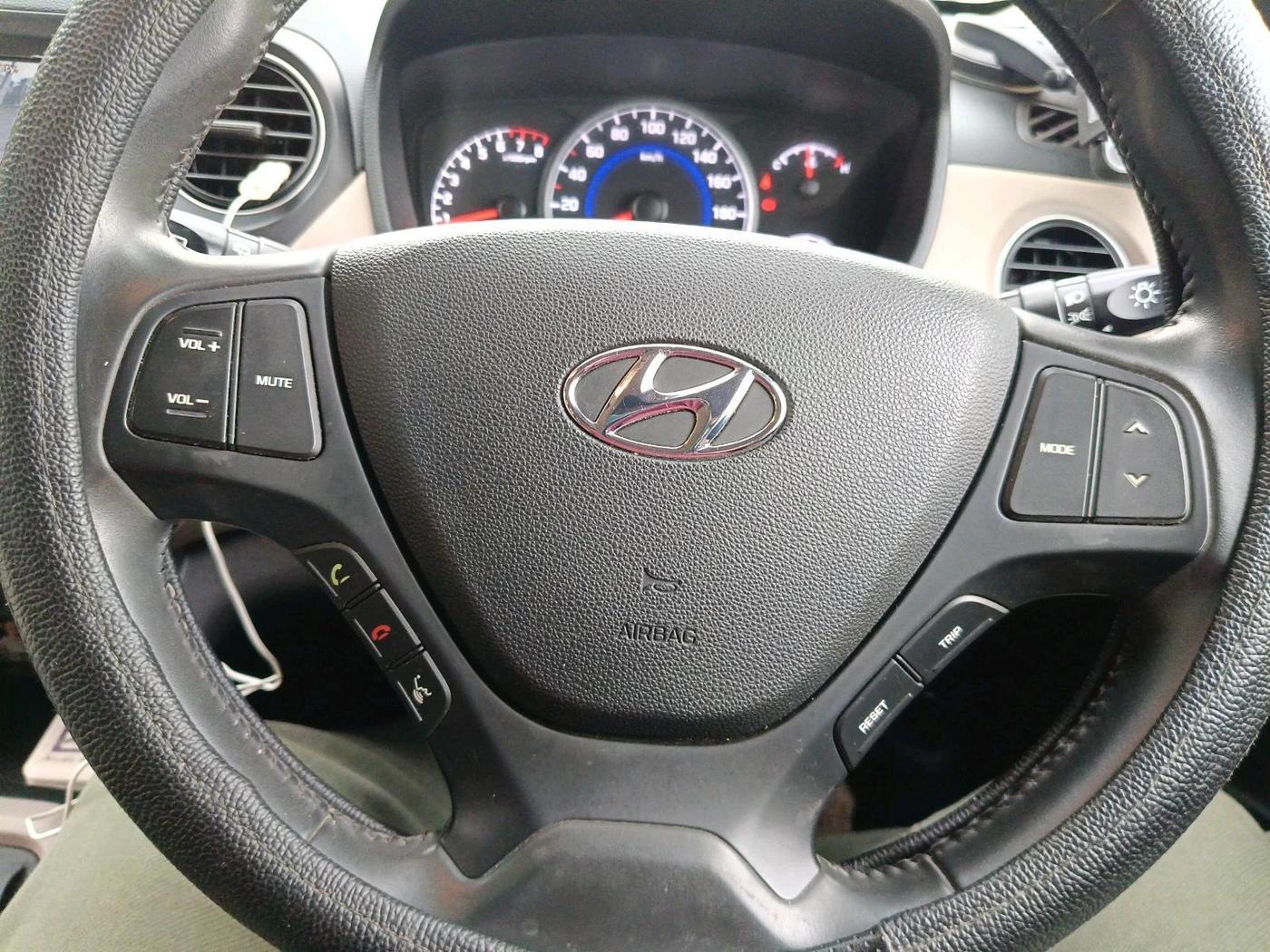 2019 Hyundai Grand i10 ASTA 1.2 KAPPA VTVT, Petrol, Manual, 28,896 km, interior