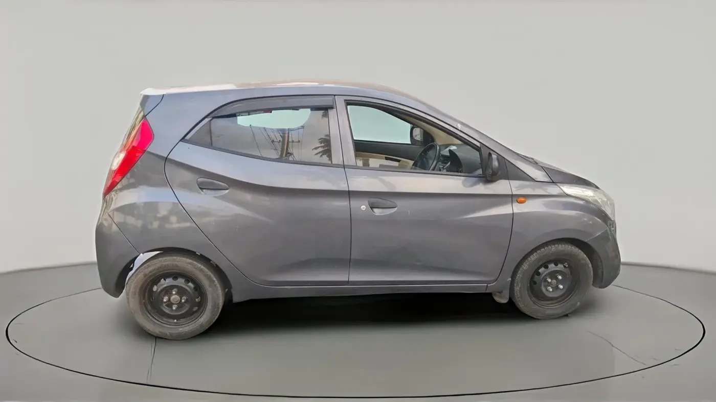 2017 Hyundai Eon MAGNA +, Petrol, Manual, 1,20,940 km, exterior