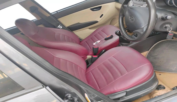 2017 Hyundai Eon MAGNA +, Petrol, Manual, 1,20,940 km, interior