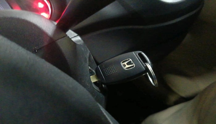 2016 Honda Amaze 1.2L I-VTEC SX, Petrol, Manual, 1,11,401 km, interior