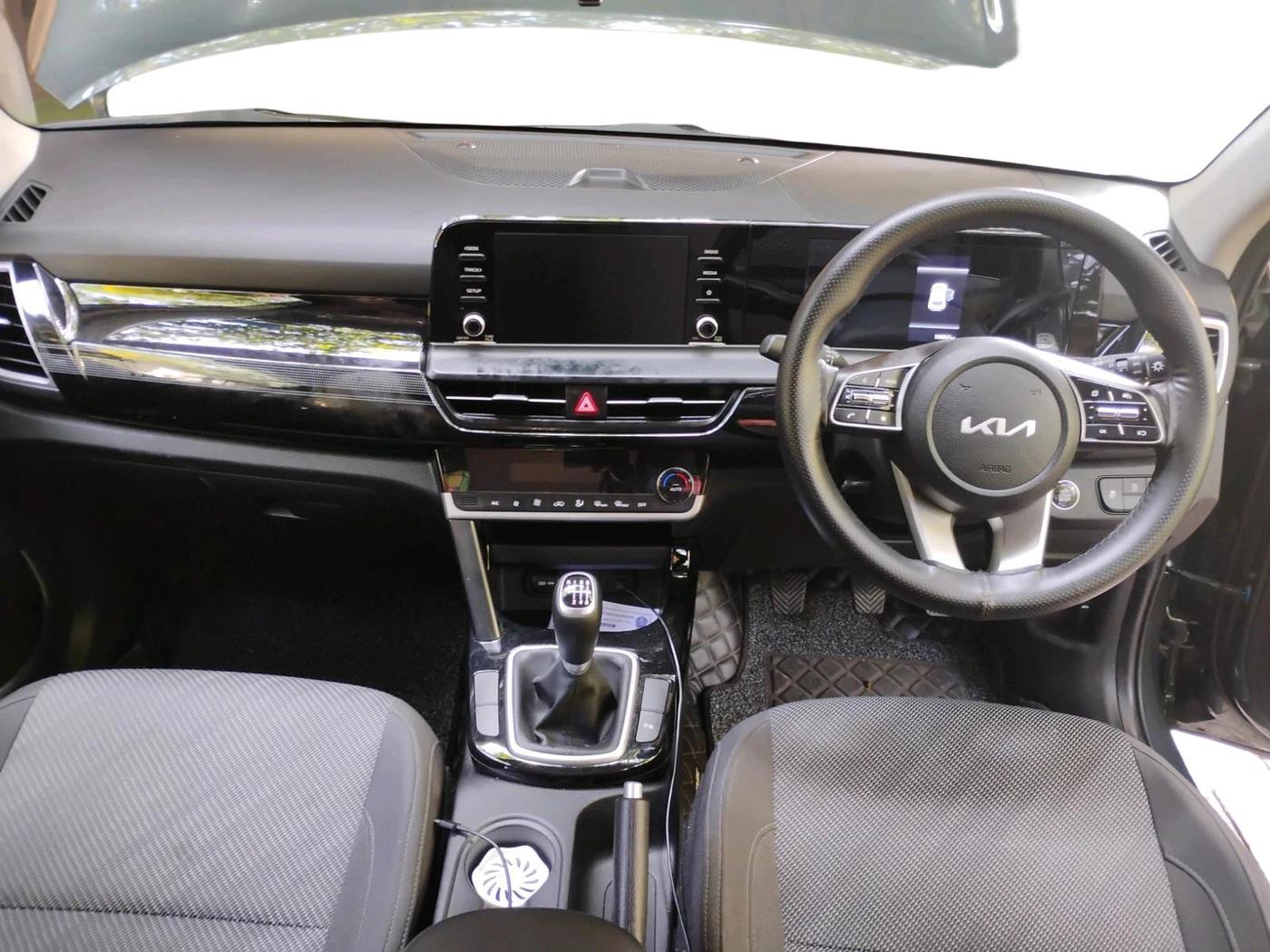 2023 KIA SELTOS  HTK PLUS 1.5 PETROL MT, Petrol, Manual, 20,087 km, interior