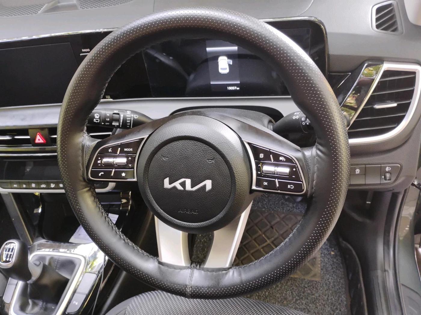 2023 KIA SELTOS  HTK PLUS 1.5 PETROL MT, Petrol, Manual, 20,087 km, interior