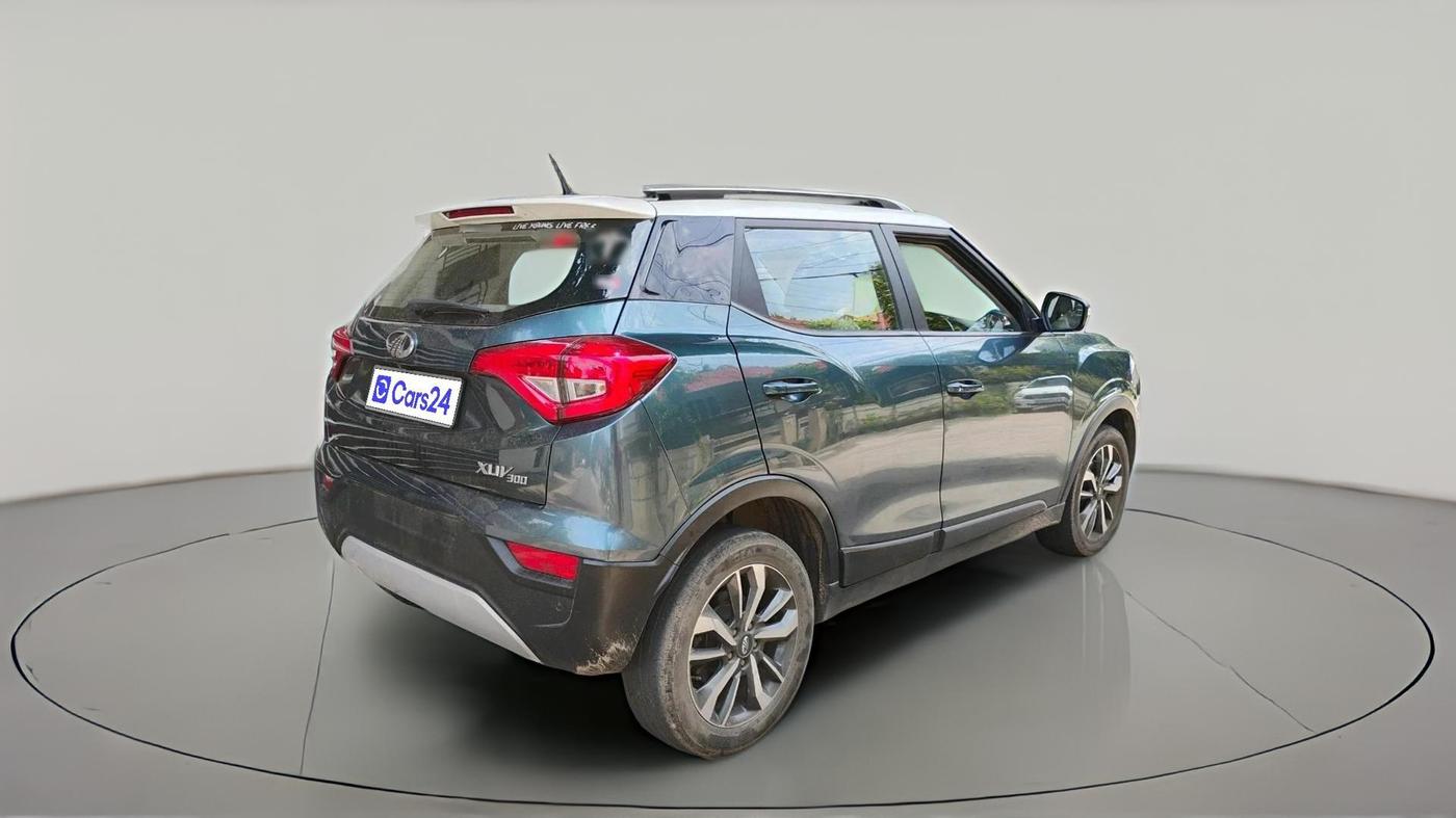 2019 Mahindra XUV300 W8 (O) 1.5 DIESEL, Diesel, Manual, 1,16,844 km, exterior