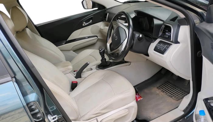 2019 Mahindra XUV300 W8 (O) 1.5 DIESEL, Diesel, Manual, 1,16,844 km, interior