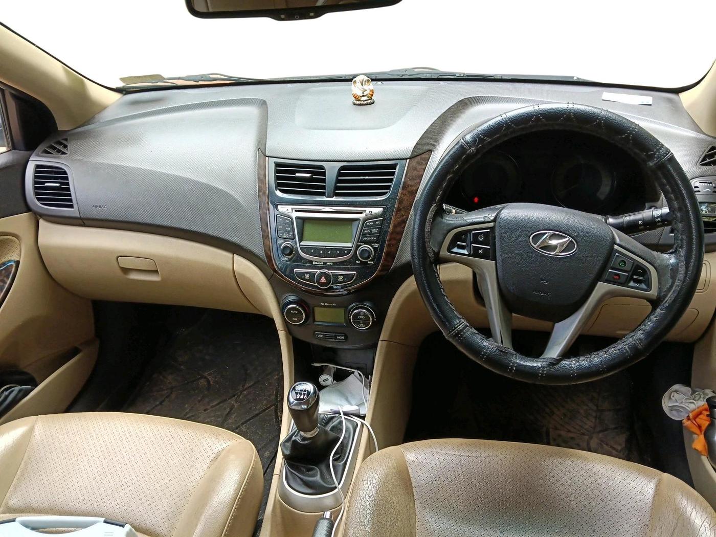 2013 Hyundai Verna FLUIDIC 1.6 CRDI SX, Diesel, Manual, 1,43,439 km, interior