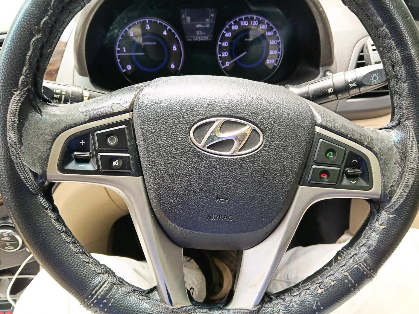 2013 Hyundai Verna FLUIDIC 1.6 CRDI SX, Diesel, Manual, 1,43,439 km, interior