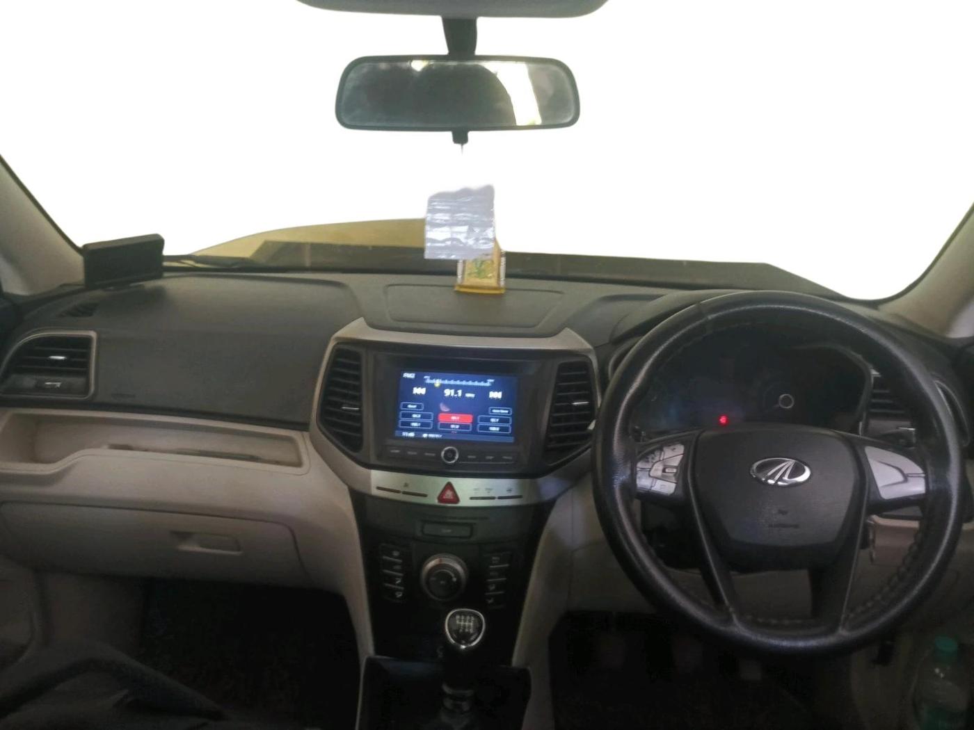 2019 Mahindra XUV300 W6 1.2 PETROL, Petrol, Manual, 83,388 km, interior