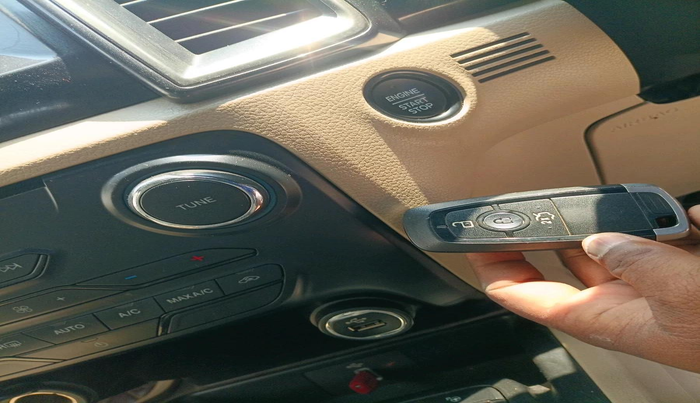 2019 Ford Endeavour TITANIUM PLUS 3.2 4X4 AT SUNROOF, Diesel, Automatic, 79,904 km, interior