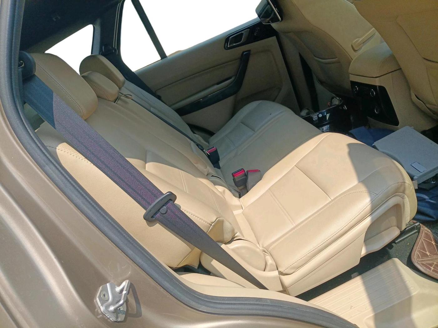 2019 Ford Endeavour TITANIUM PLUS 3.2 4X4 AT SUNROOF, Diesel, Automatic, 79,904 km, interior