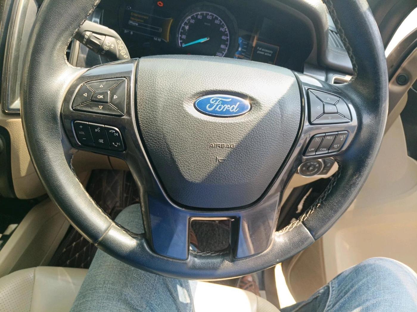 2019 Ford Endeavour TITANIUM PLUS 3.2 4X4 AT SUNROOF, Diesel, Automatic, 79,904 km, interior