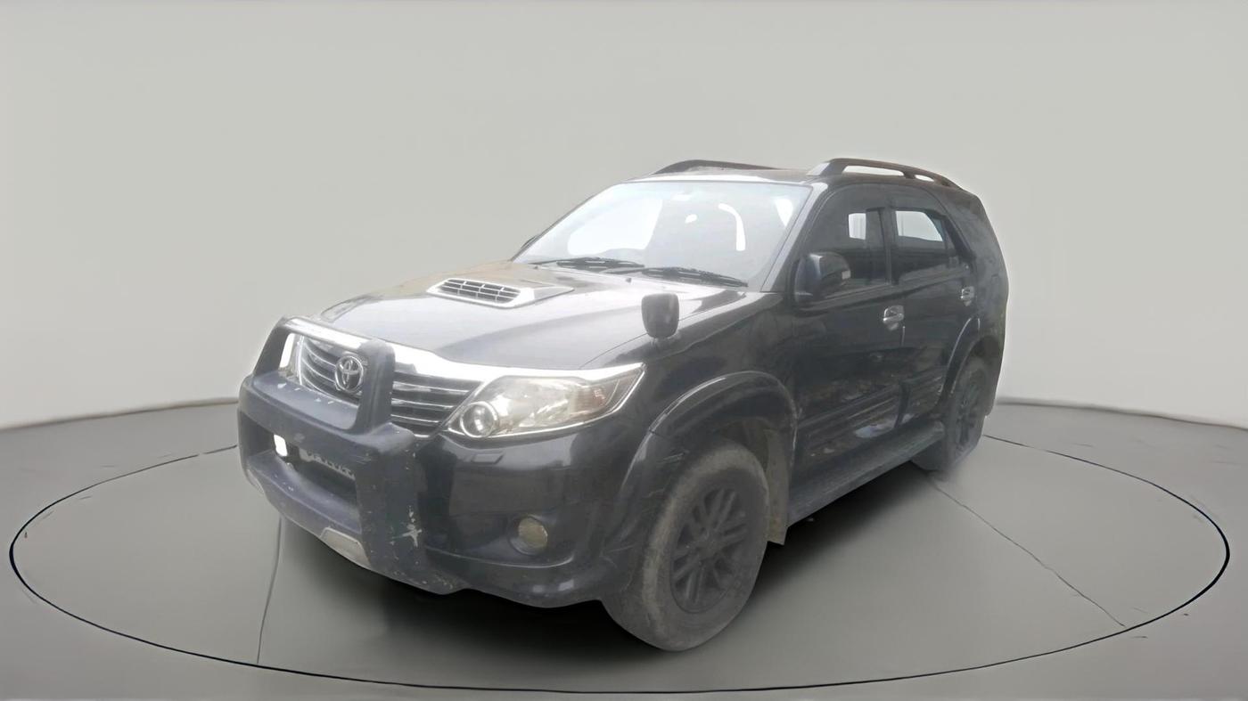 2014 Toyota Fortuner 3.0 4X2 MT, Diesel, Manual, 2,01,441 km, exterior