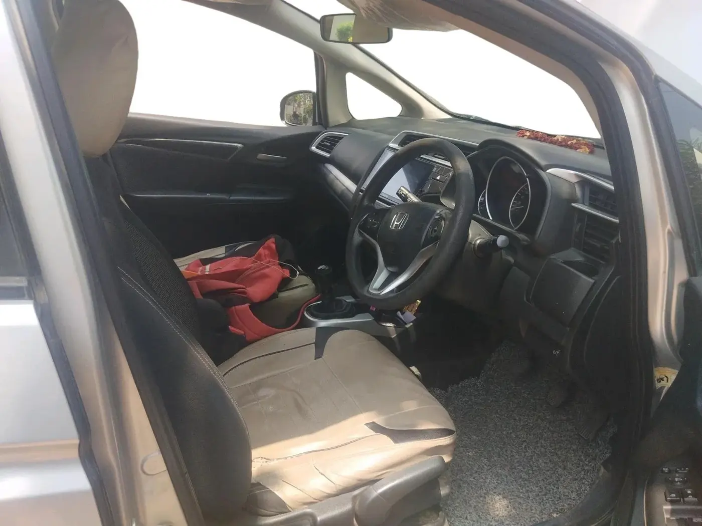 2017 Honda WR-V 1.5L I-DTEC VX MT, Diesel, Manual, 1,23,908 km, interior